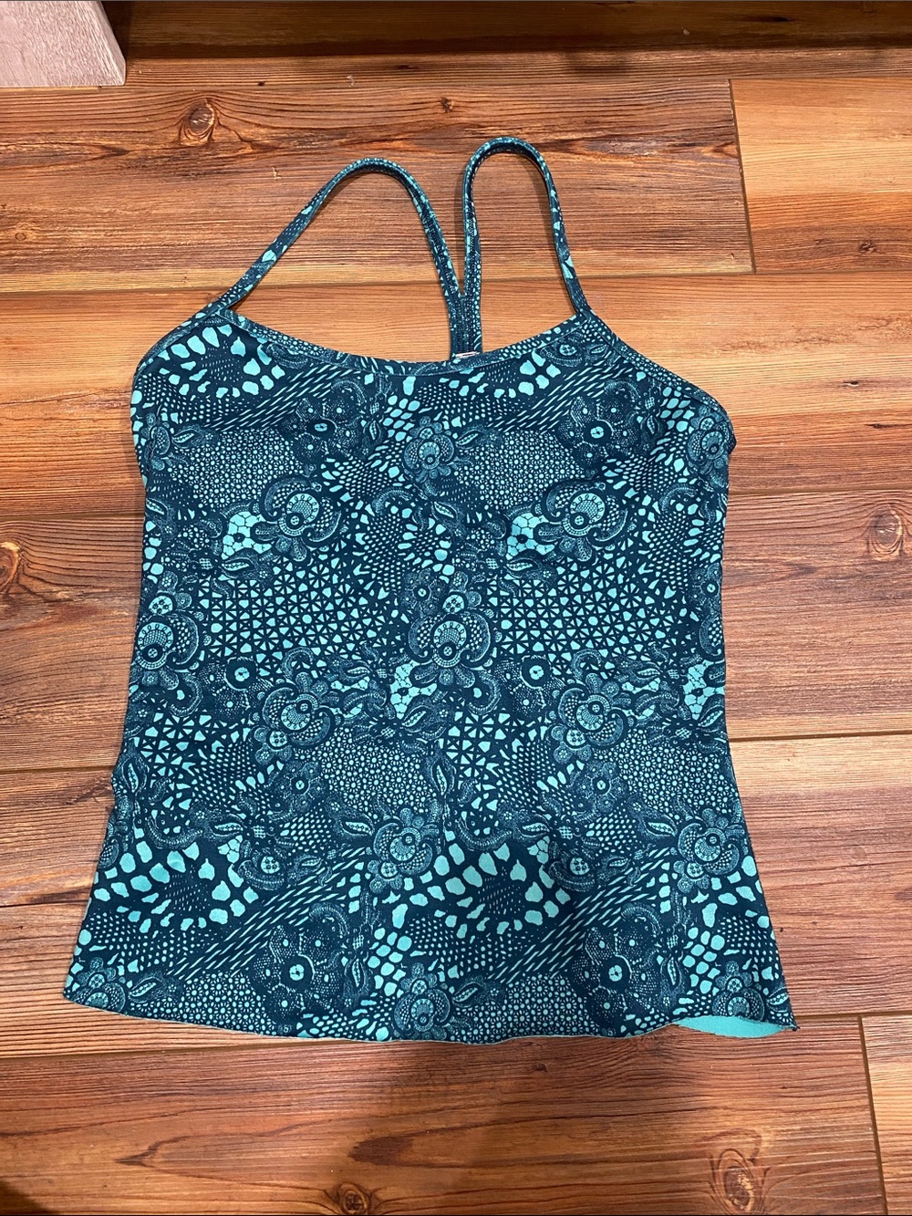 Lululemon tank top